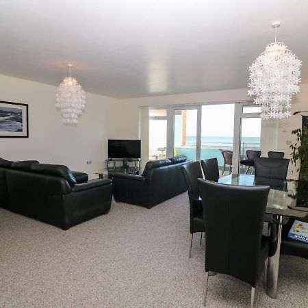 Sea View Apartment Pwllheli Exterior photo