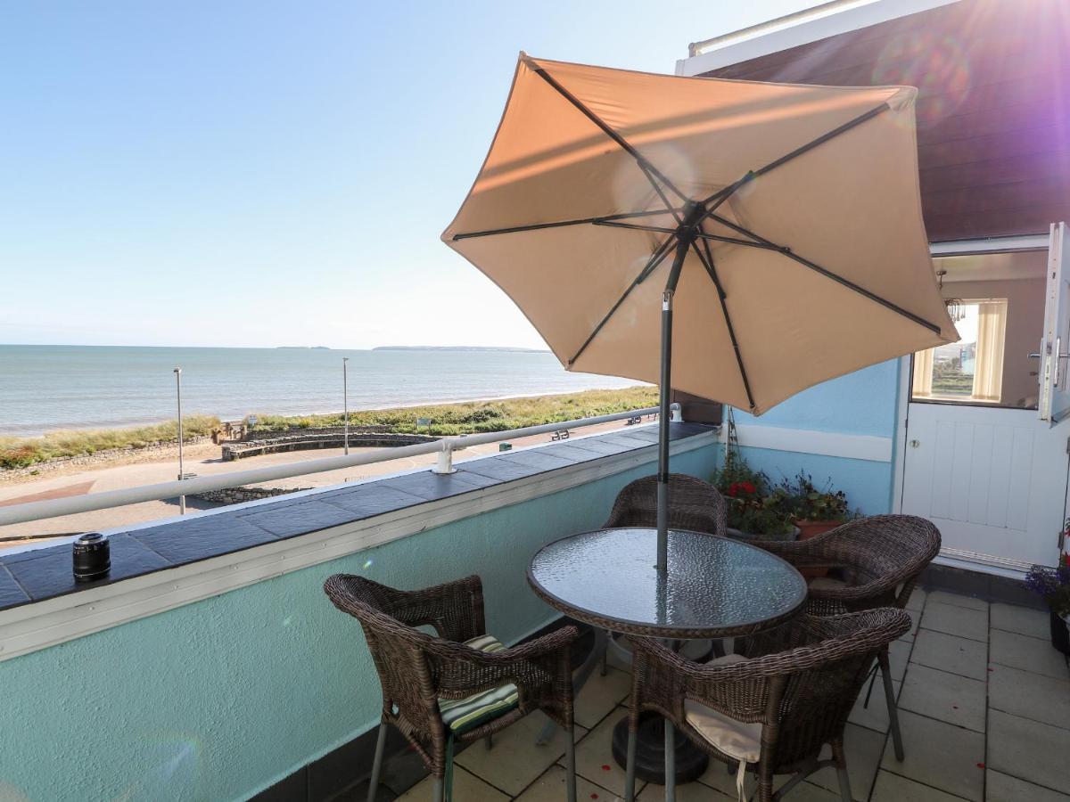 Sea View Apartment Pwllheli Exterior photo