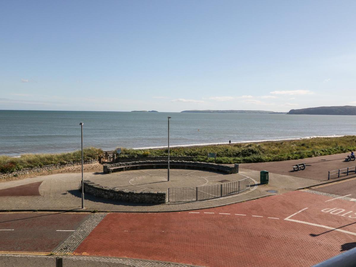 Sea View Apartment Pwllheli Exterior photo