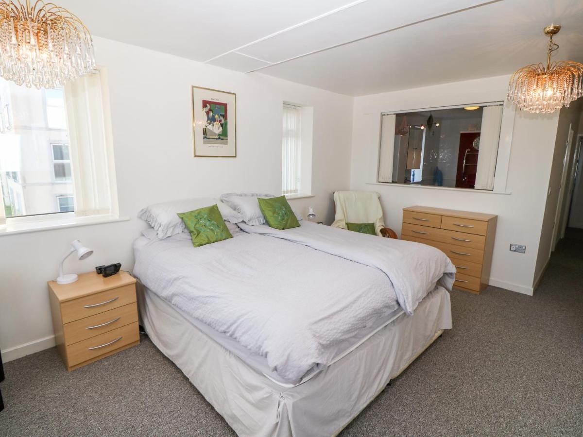Sea View Apartment Pwllheli Exterior photo