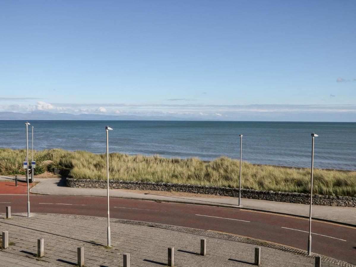 Sea View Apartment Pwllheli Exterior photo
